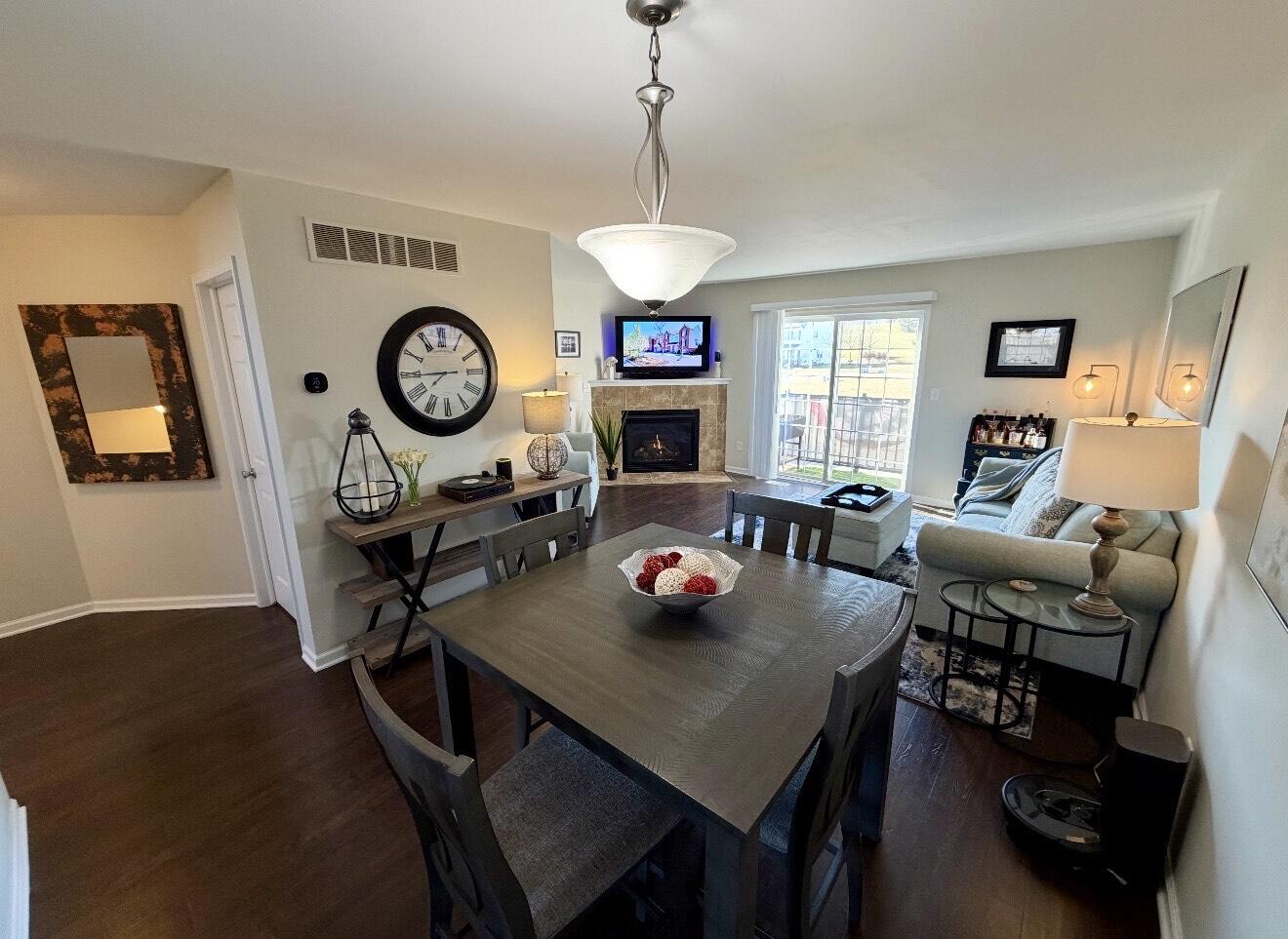631 Nantucket Drive Lansing, MI 48906 - Photo 9 of 38 dining room 1