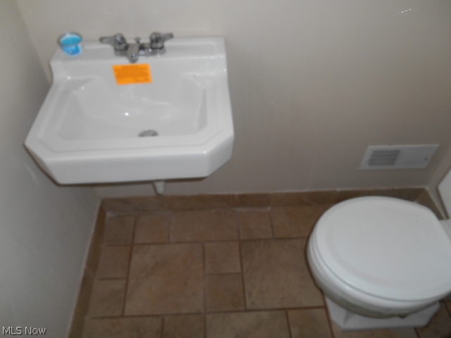 1779 South Green Road Cleveland, OH 44121 - Photo 17 of 22