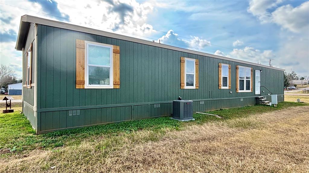 269 Apache Quitman, TX 75783 - Photo 31 of 40 a backyard of a house