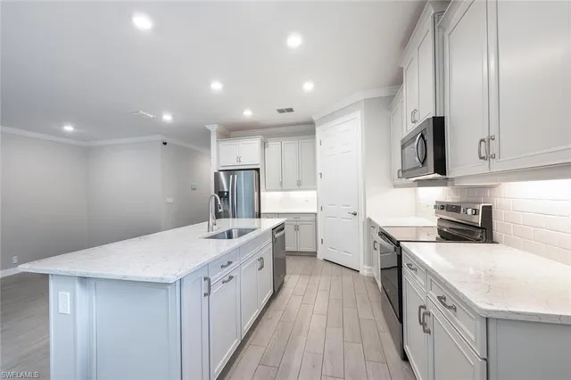 $3,175 | 388 Grace Bay Lane, Naples, FL 34114