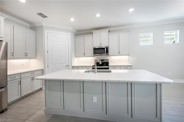 $3,175 | 388 Grace Bay Lane, Naples, FL 34114