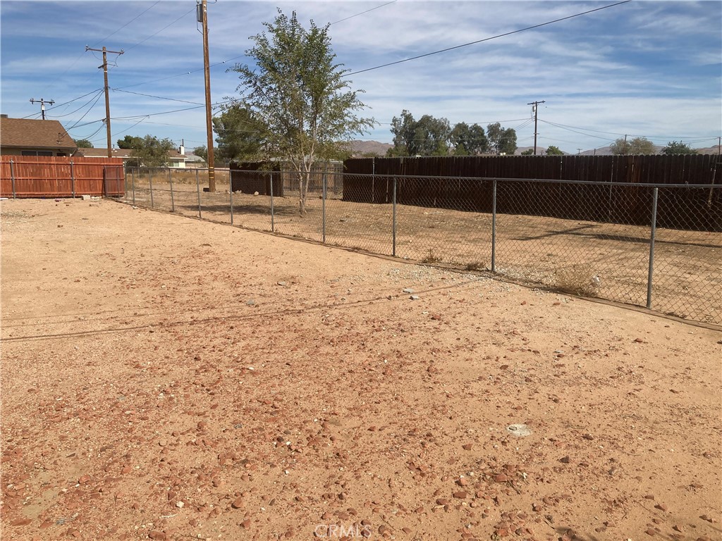 13237 Mohawk Road Apple Valley, CA 92308 - Photo 11 of 21 a view of a yard