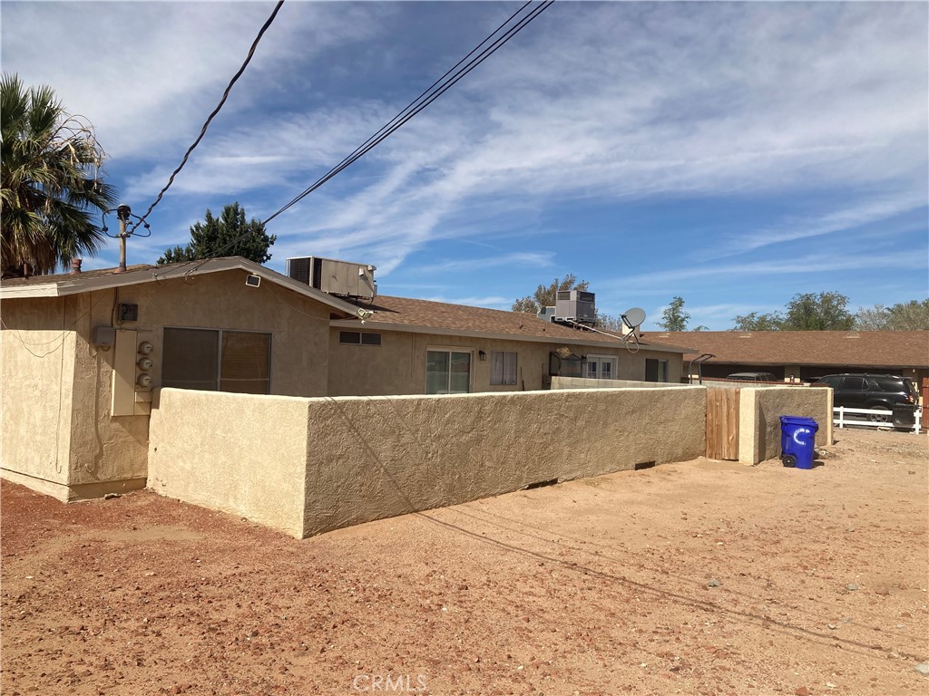 13237 Mohawk Road Apple Valley, CA 92308 - Photo 13 of 21 a view of a outdoor space with city view