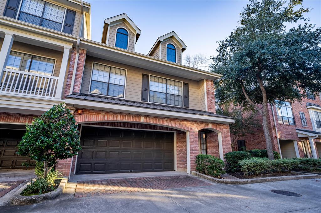 15200 Memorial Dr Unit 2A  