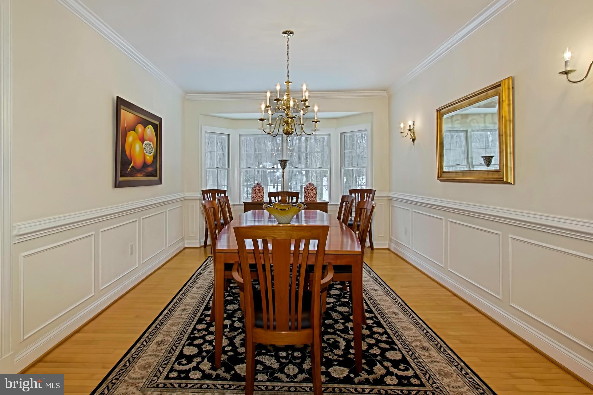 537 Utterback Store Road Great Falls, VA 22066 - Photo 6 of 30 Spacious DR with bay window