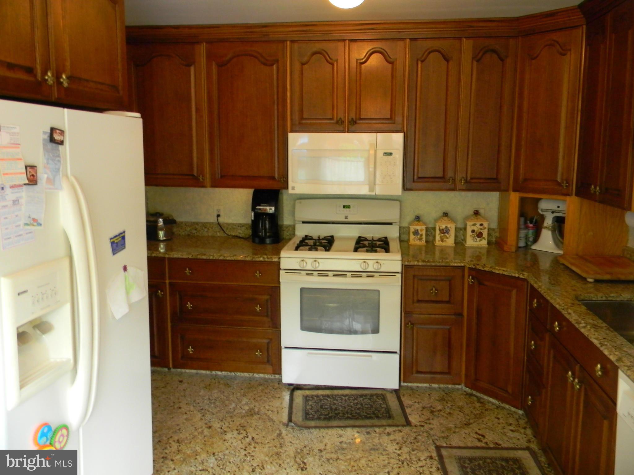 11502 Newport Mill Road Silver Spring, MD 20902 - Photo 22 of 29 Kitchen