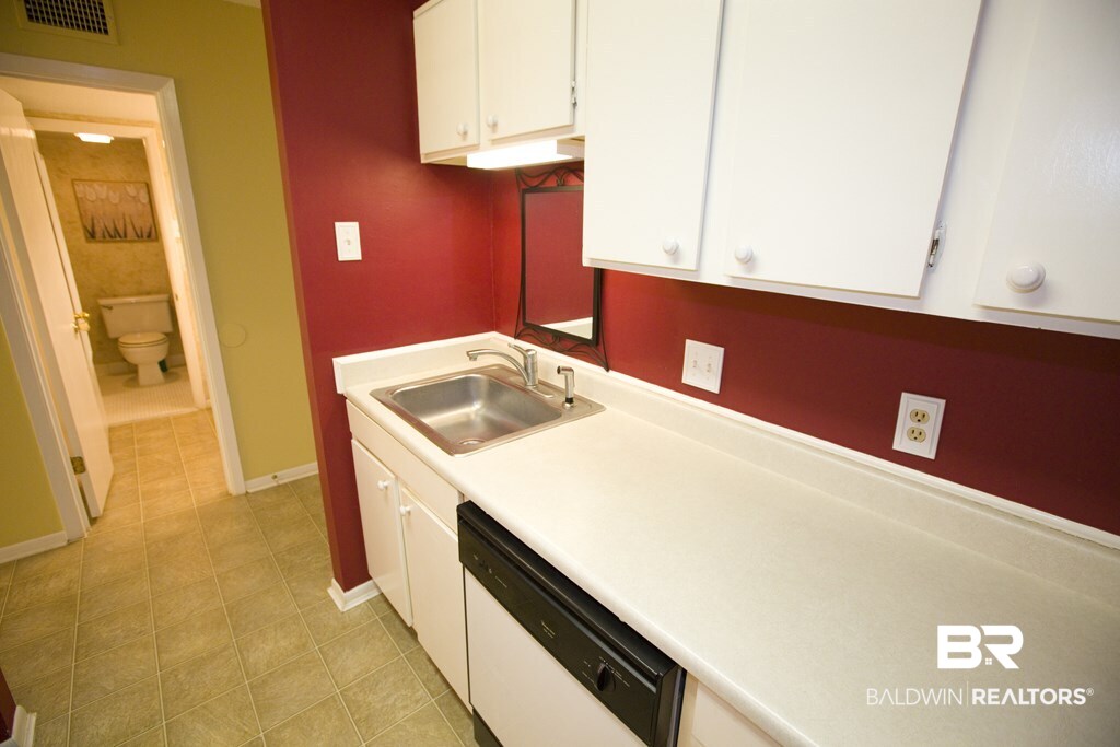 236 Riverbend Drive, Unit 236 Mobile, AL 36605 - Photo 5 of 25