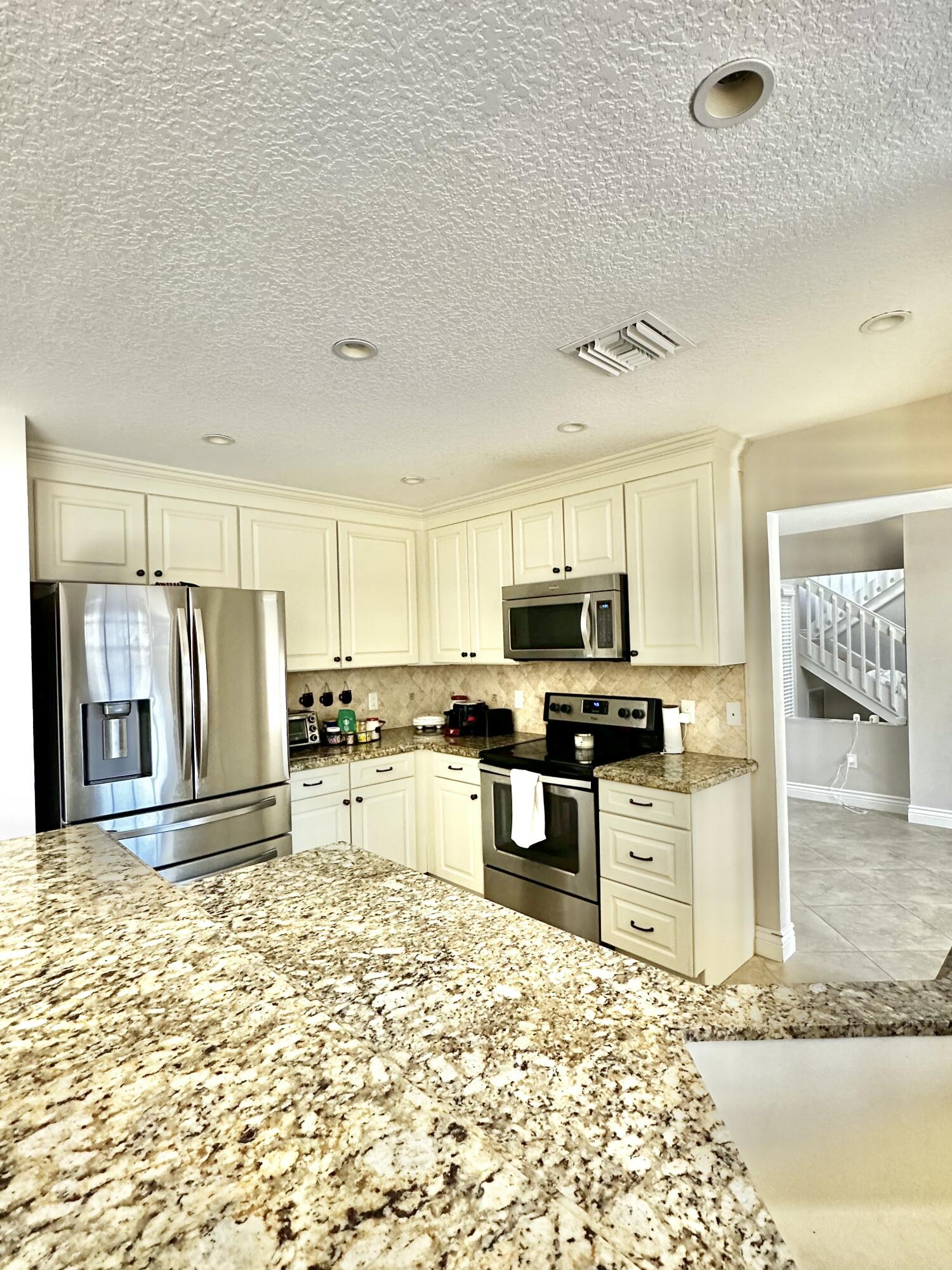 5342 Park Pl Circle Boca Raton, FL 33486 - Photo 15 of 44 Kitchen4