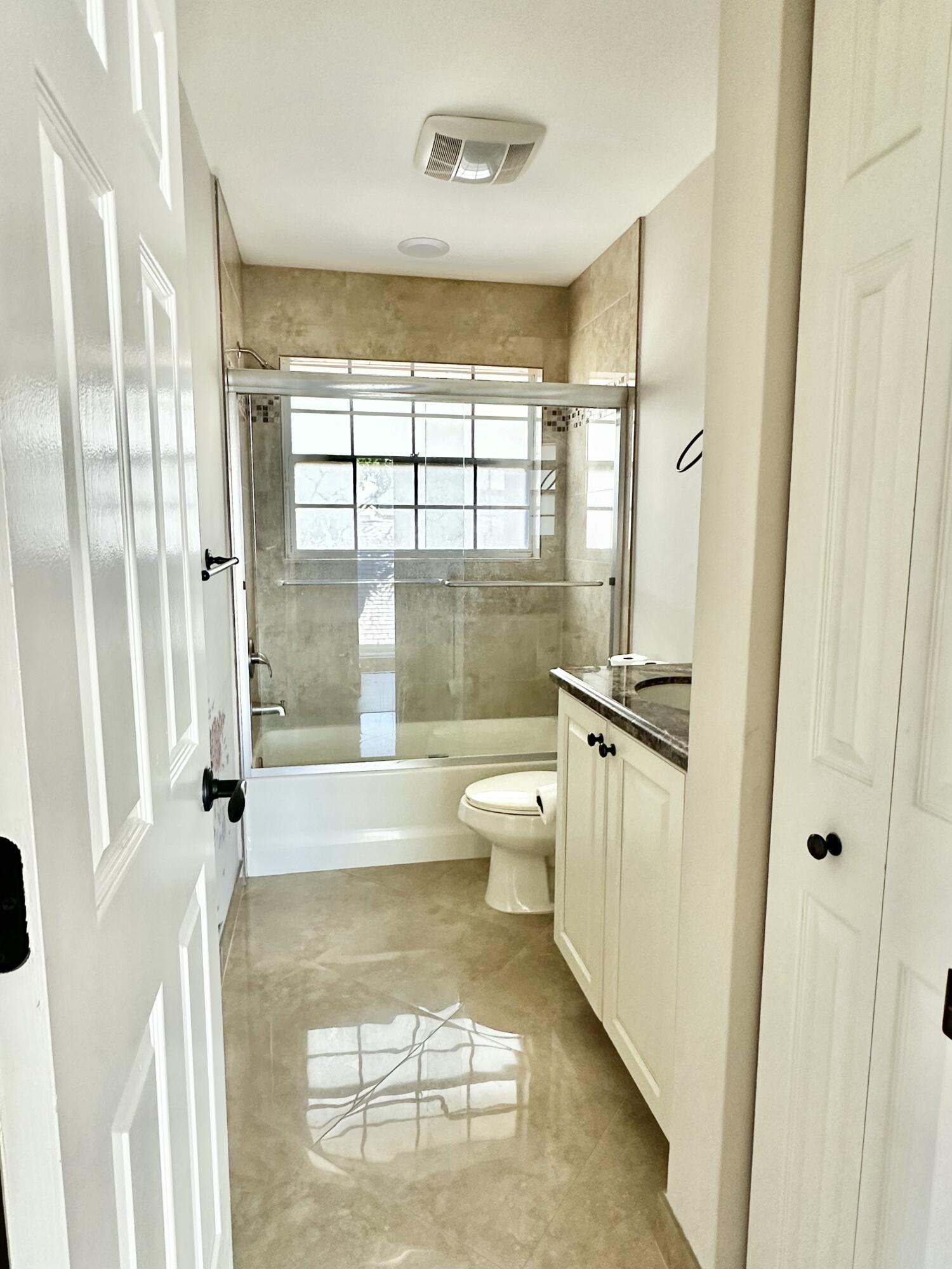 5342 Park Pl Circle Boca Raton, FL 33486 - Photo 29 of 44 Bathroom2