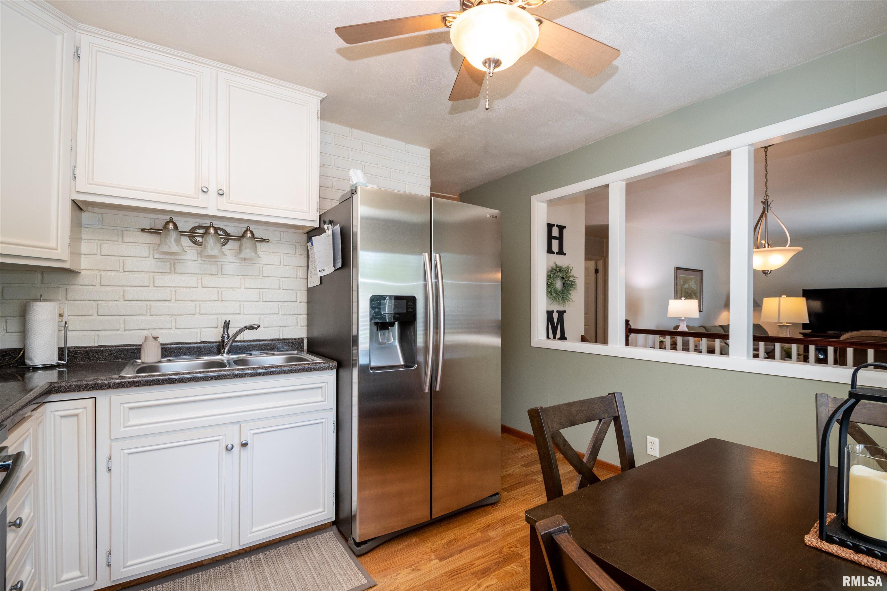 6203 North Randwick Road Peoria, IL 61615 - Photo 11 of 35