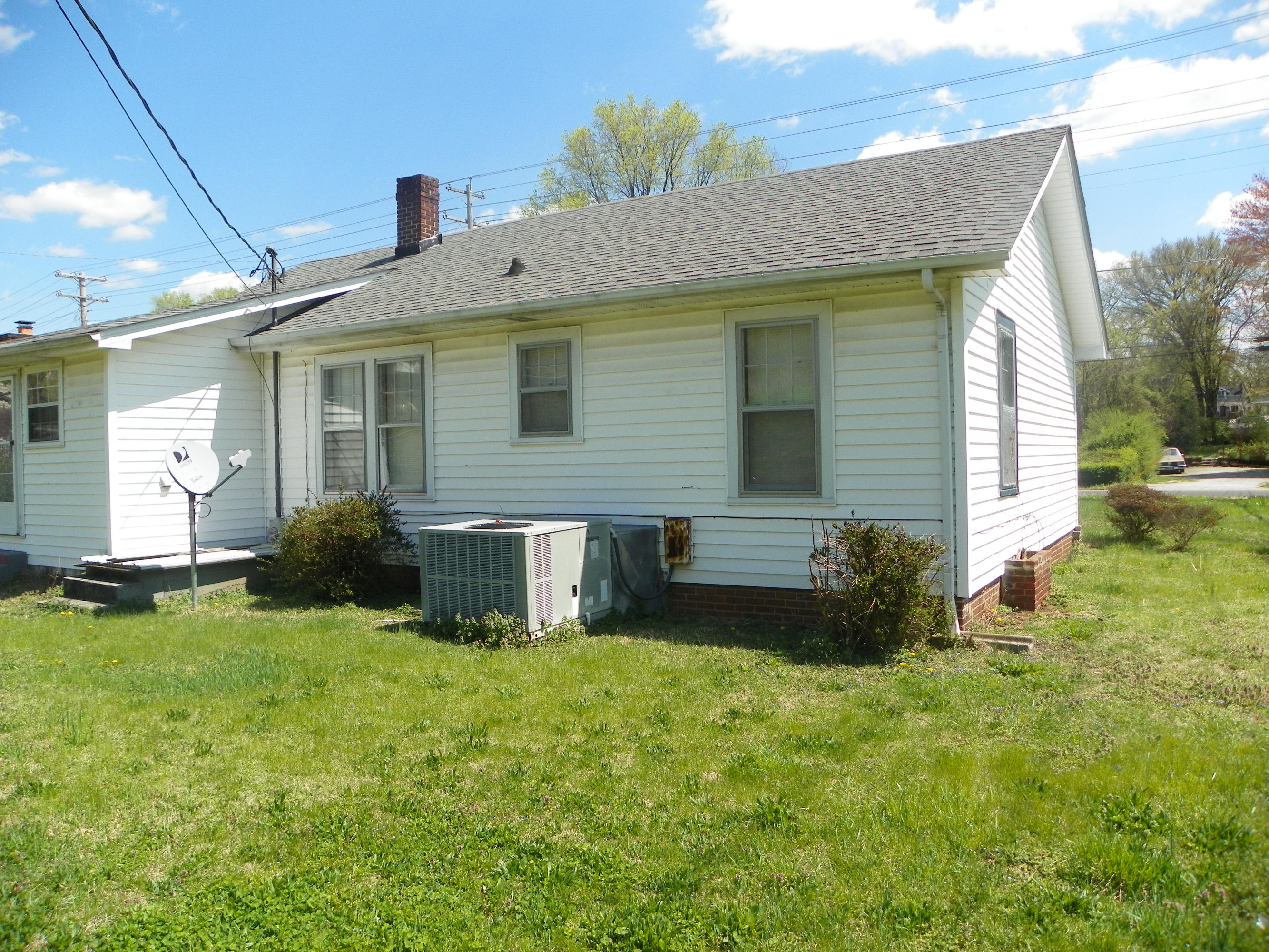 722 Fowler Street Clinton, TN 37716 - Photo 14 of 14 Fowler 013
