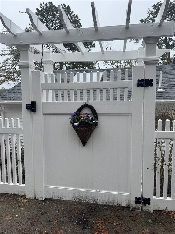 21 Hillside Road Plymouth, MA 02360 - Photo 4 of 39