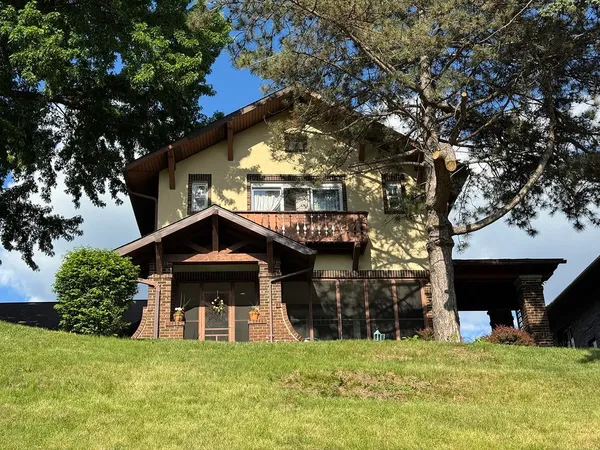 $275,000 | 318 North 4th Street, Savanna, IL 61074