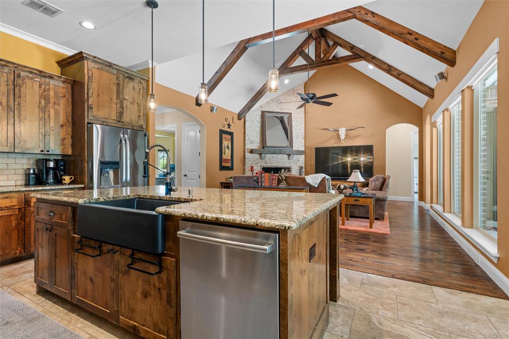 119 Rasha Drive Azle, TX 76020 - Photo 7 of 40