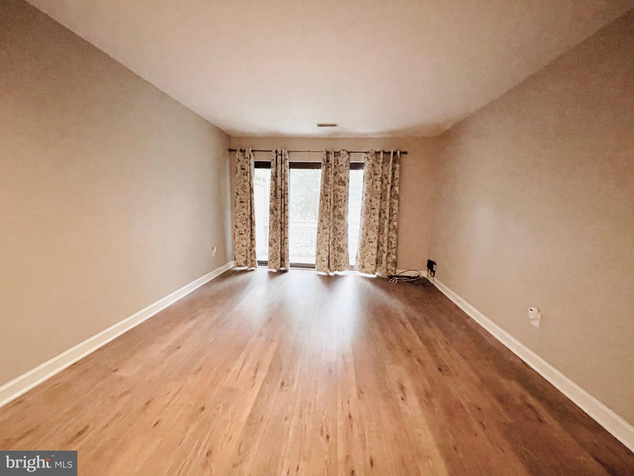 5818 Royal Ridge Drive, Unit E Springfield, VA 22152 - Photo 4 of 24