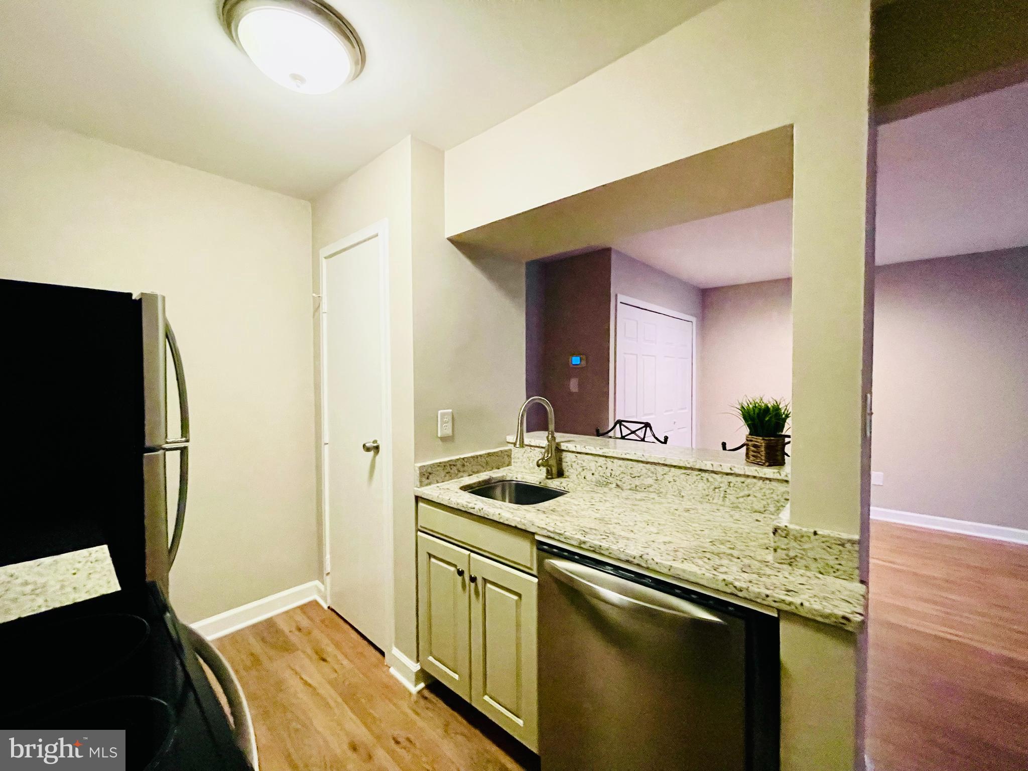 5818 Royal Ridge Drive, Unit E Springfield, VA 22152 - Photo 7 of 24