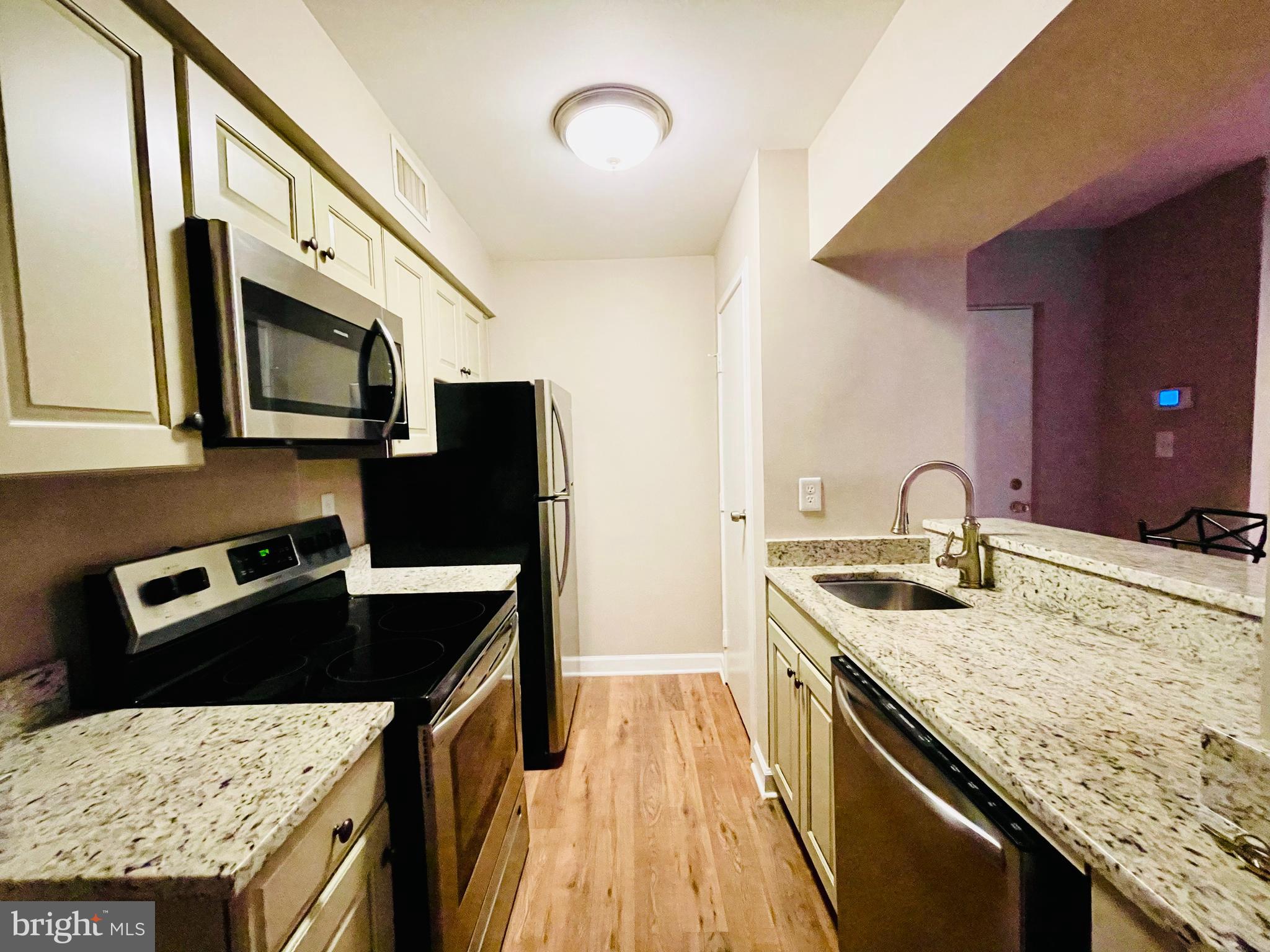 5818 Royal Ridge Drive, Unit E Springfield, VA 22152 - Photo 9 of 24