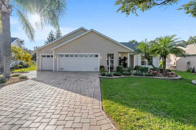 $549,900 | 967 Livingston Loop, The Villages, FL 32162