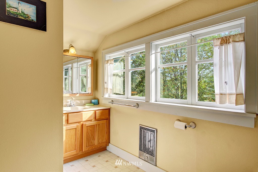 17509 102nd Avenue Northeast Bothell, WA 98011 - Photo 12 of 18 Gallery Image 12