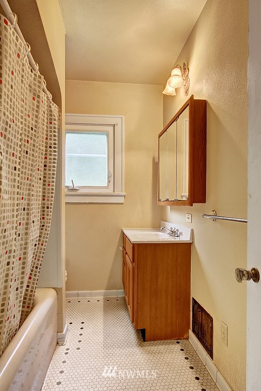 17509 102nd Avenue Northeast Bothell, WA 98011 - Photo 9 of 18 Gallery Image 9