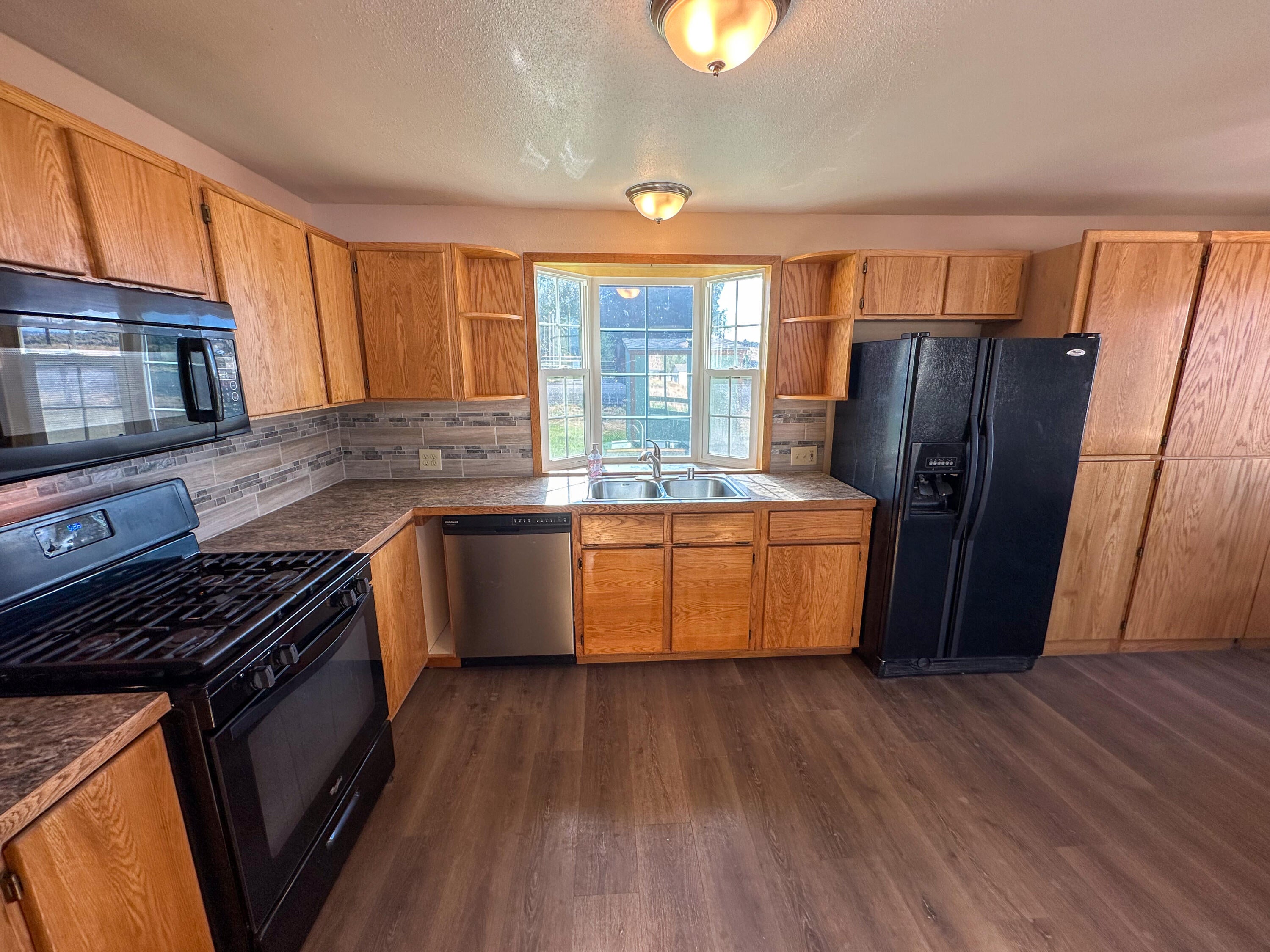 23939 Yellow Jacket Springs Road Beatty, OR 97621 - Photo 7 of 72 Kitchen