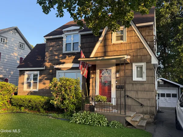 $2,200 | 21 Baker Street, Gloversville, NY 12078