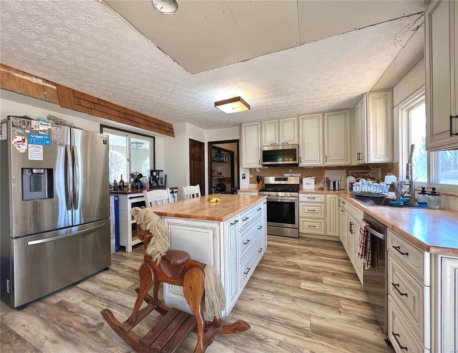 7807 Brickyard Hill Road Worden, IL 62097 - Photo 4 of 16