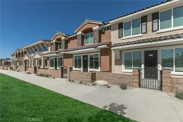 $1,995 | 16852 Muscatel Street, Hesperia, CA 92345