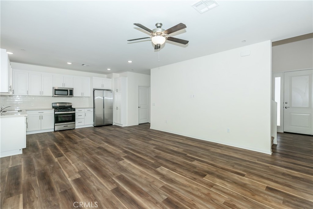 16852 Muscatel Street Hesperia, CA 92345 - Photo 10 of 22