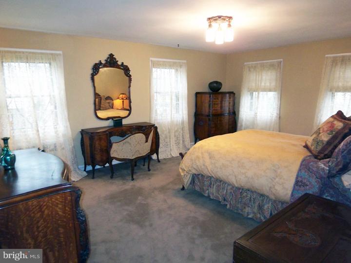 917 Ashbourne Road Cheltenham, PA 19012 - Photo 11 of 25
