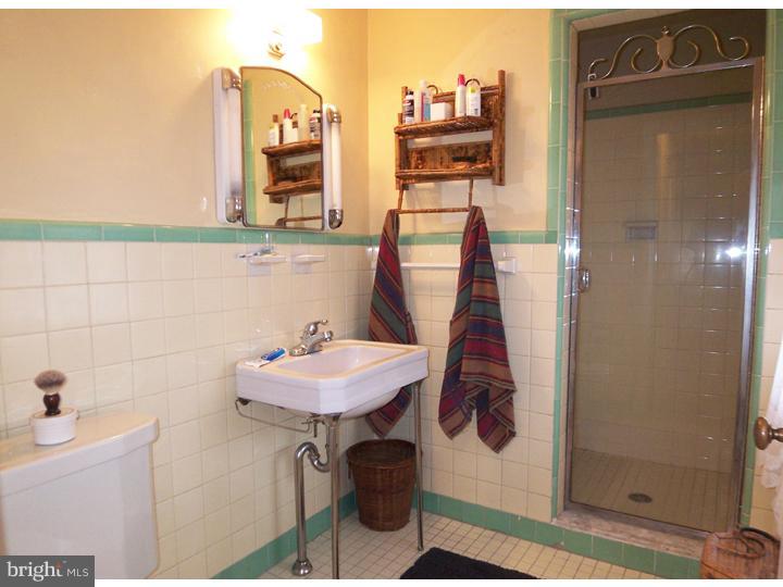 917 Ashbourne Road Cheltenham, PA 19012 - Photo 12 of 25