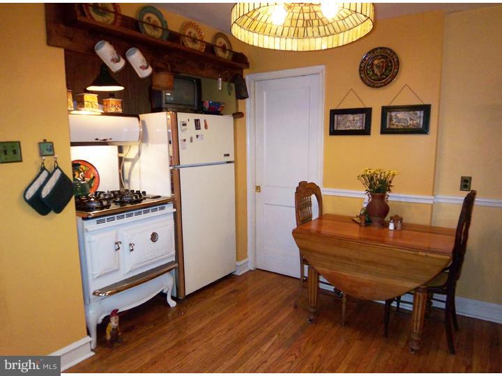 917 Ashbourne Road Cheltenham, PA 19012 - Photo 9 of 25 Kitchen