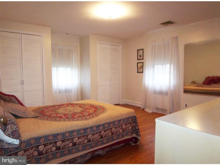 917 Ashbourne Road Cheltenham, PA 19012 - Photo 10 of 25