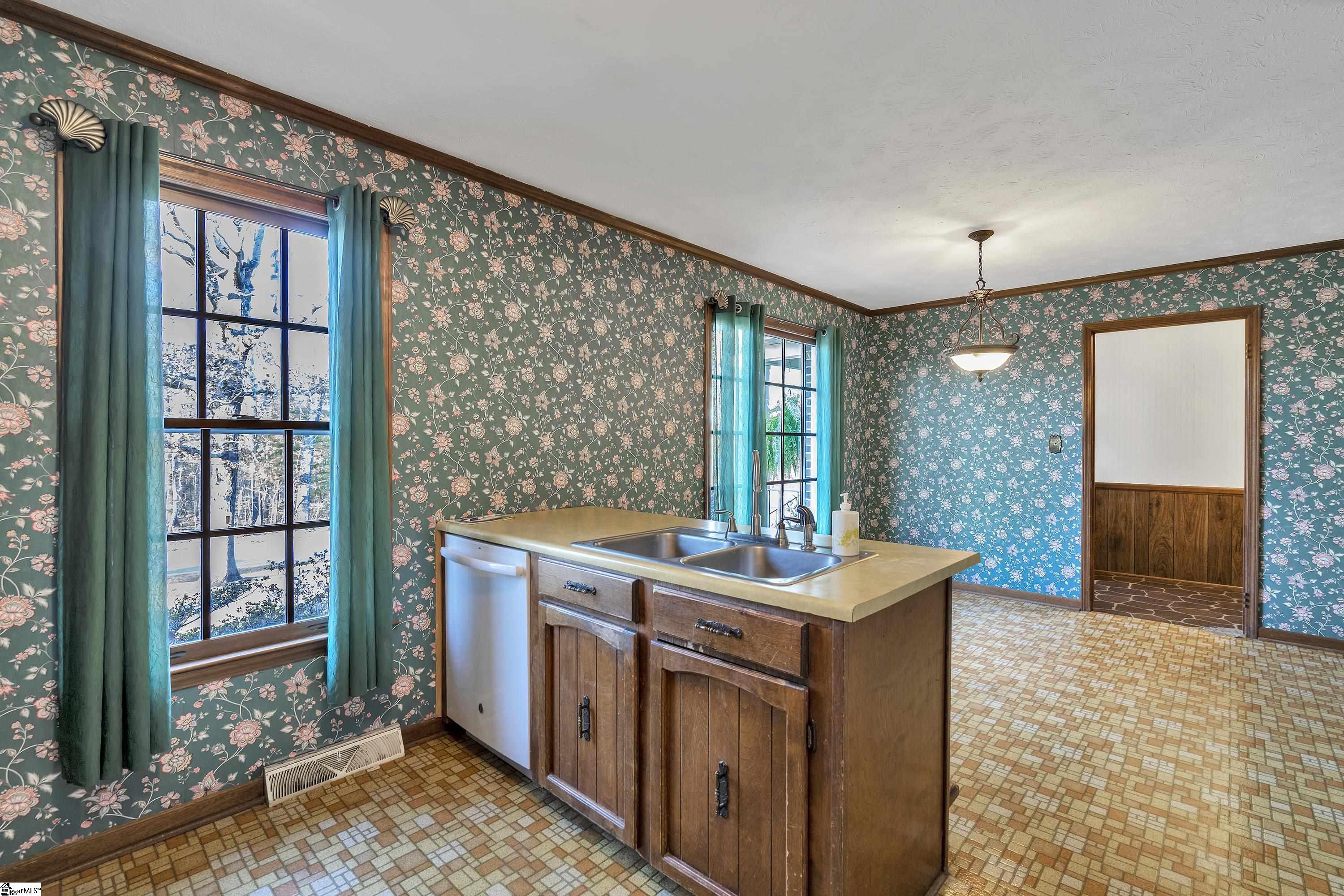 39 Williams Road Travelers Rest, SC 29690 - Photo 4 of 19 Gallery Image 4