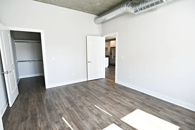 $3,100 | 3833 North Broadway, Unit 409, Chicago, IL 60613