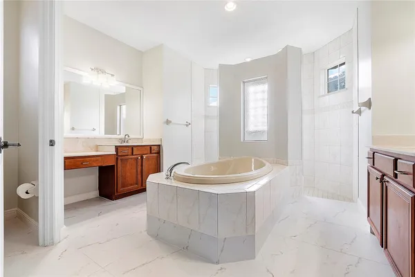 $540,000 | 1774 Southwest Commargo Street, Port St. Lucie, FL 34987