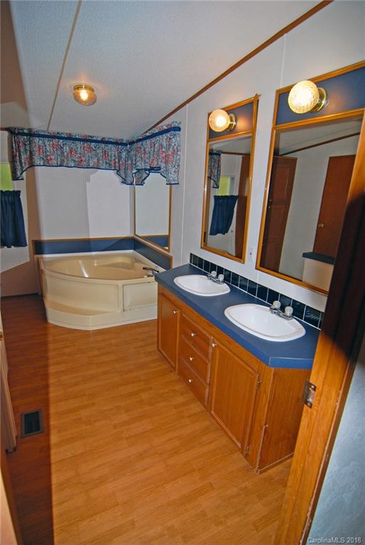 256 Davidson Road Swannanoa, NC 28778 - Photo 14 of 27 Gallery Image 14