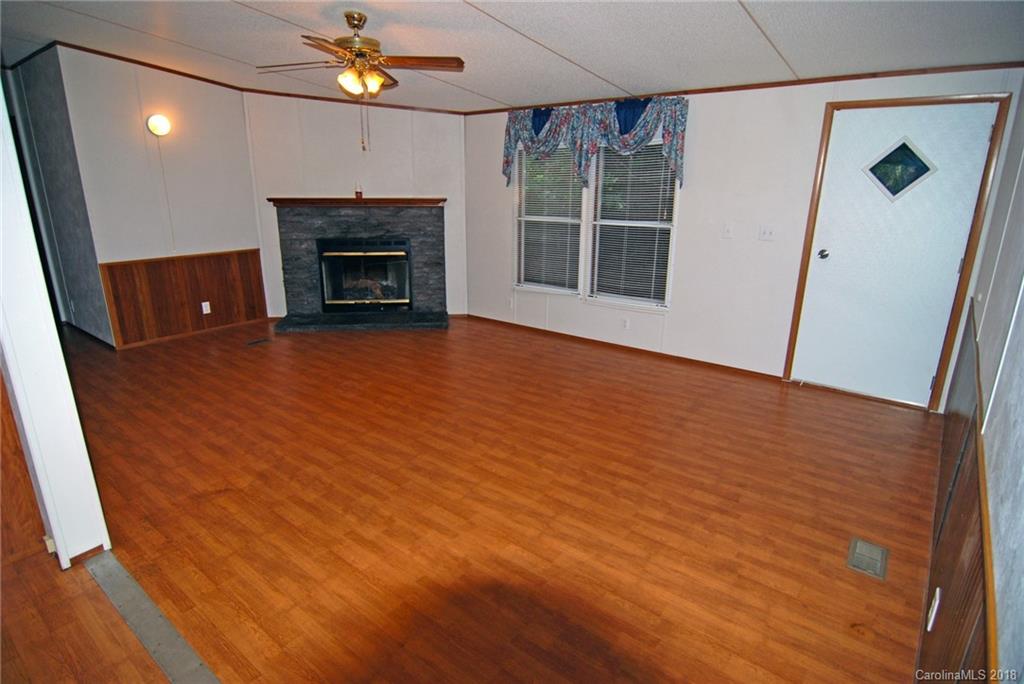 256 Davidson Road Swannanoa, NC 28778 - Photo 6 of 27 Gallery Image 6