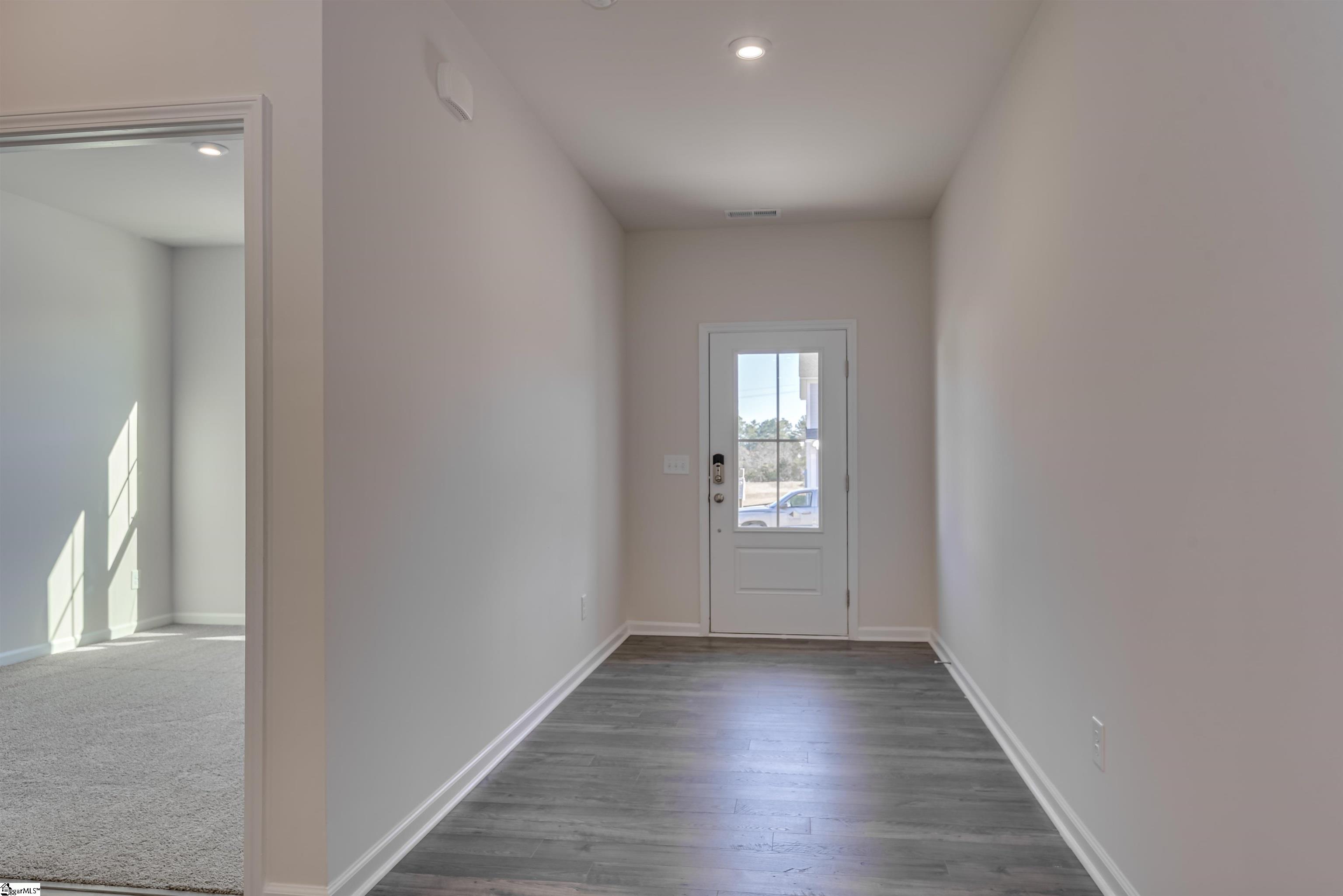 113 Harling Court Fountain Inn, SC 29644 - Photo 2 of 33