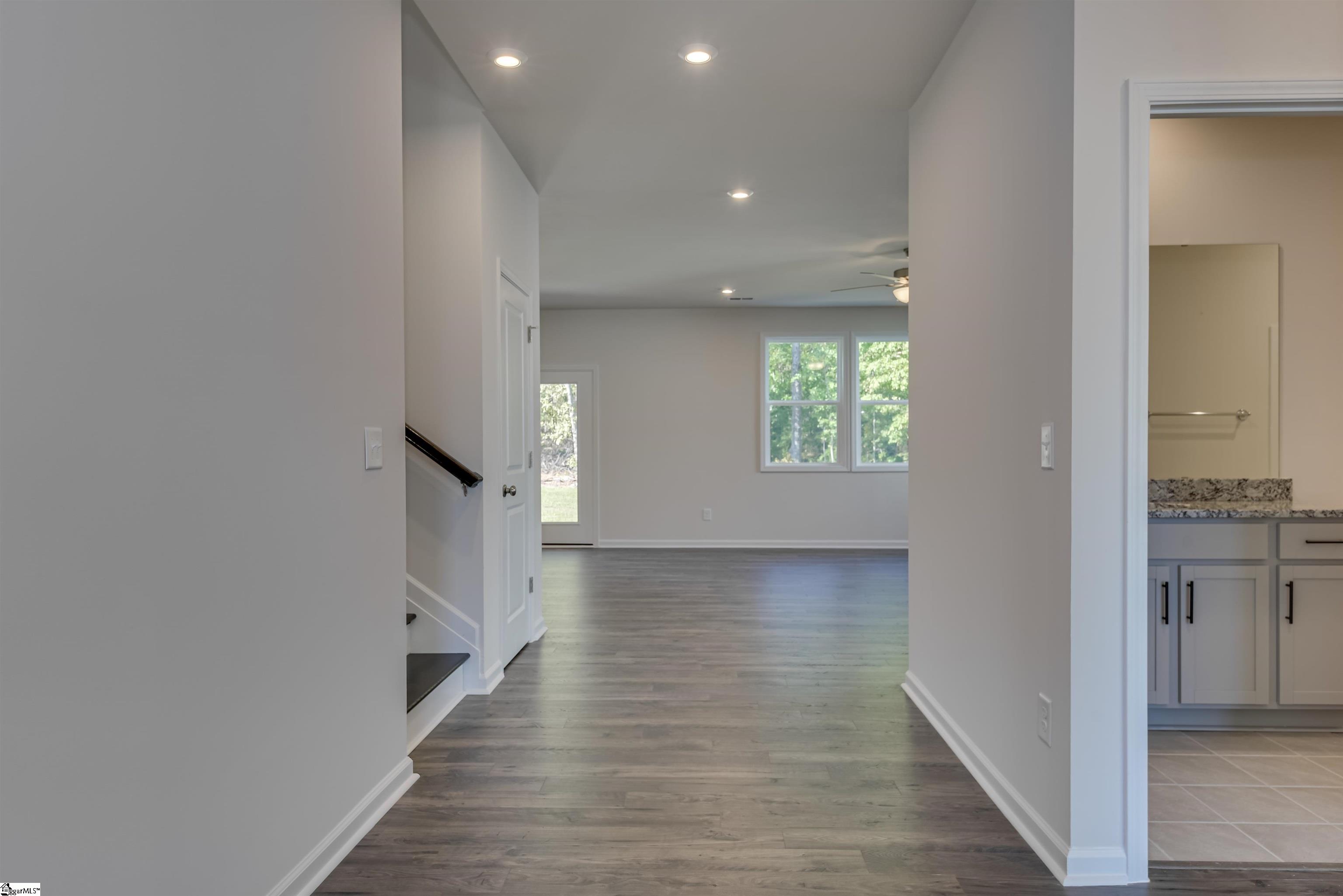 113 Harling Court Fountain Inn, SC 29644 - Photo 3 of 33