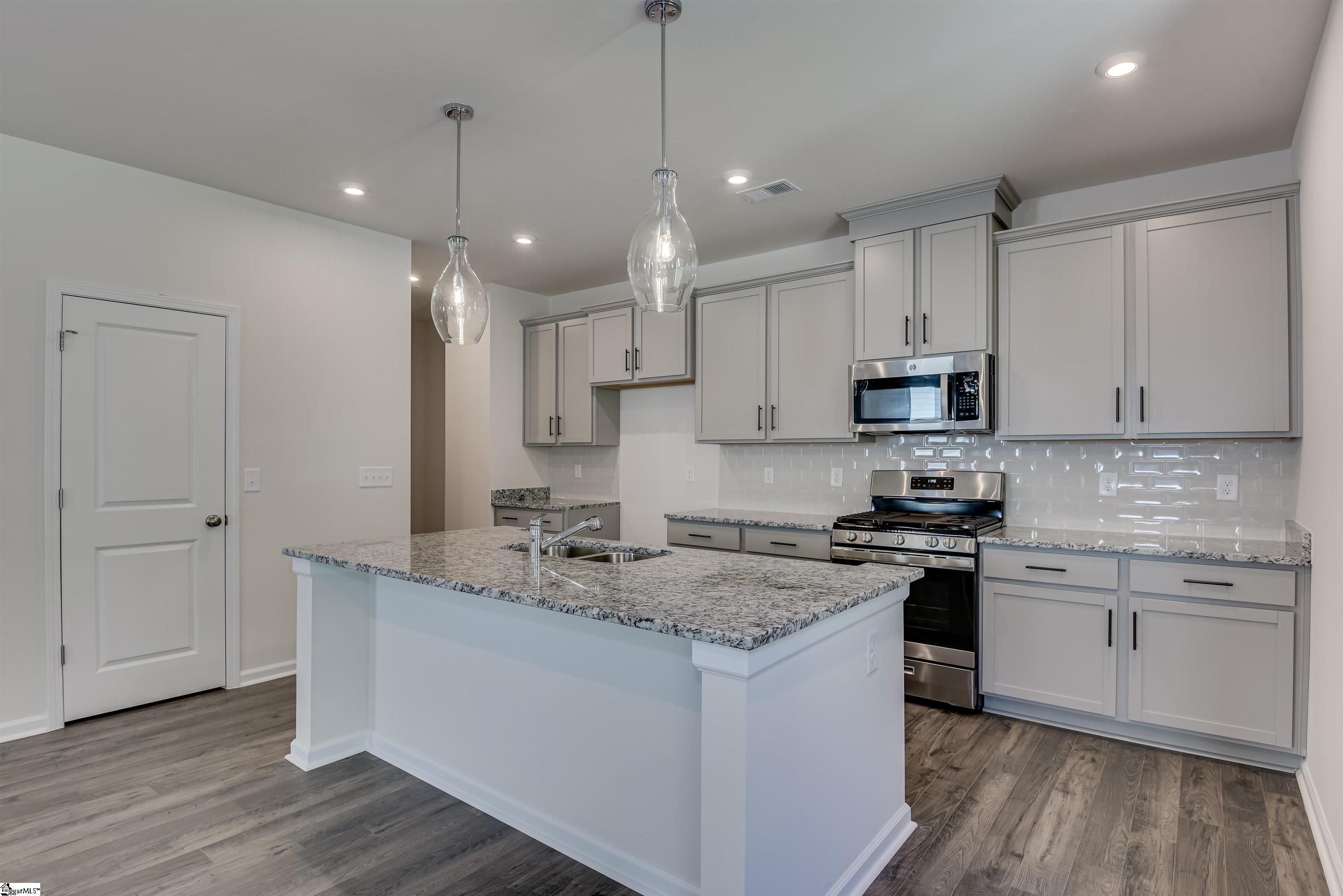 113 Harling Court Fountain Inn, SC 29644 - Photo 8 of 33