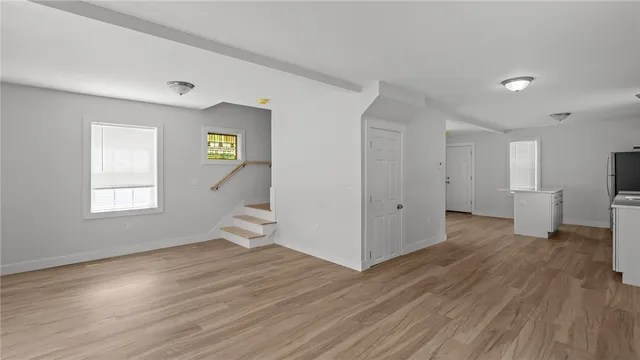 $2,850 | 2958 East Main Road, Portsmouth, RI 02871