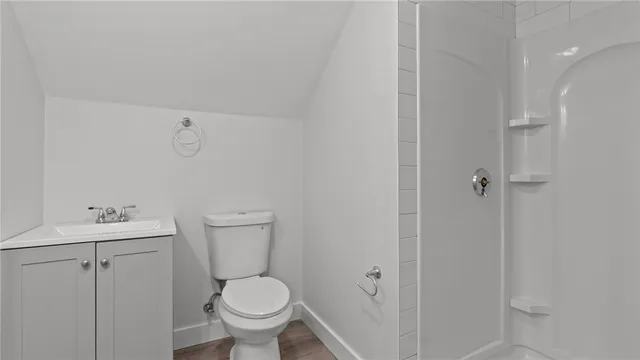 $2,850 | 2958 East Main Road, Portsmouth, RI 02871