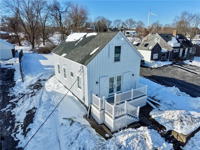 $2,850 | 2958 East Main Road, Portsmouth, RI 02871