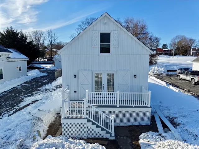 $2,850 | 2958 East Main Road, Portsmouth, RI 02871