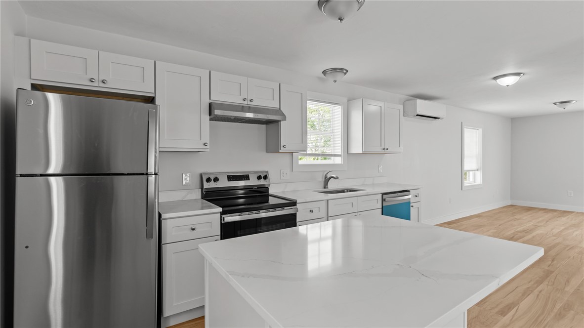 2958 East Main Road Portsmouth, RI 02871 - Photo 7 of 34