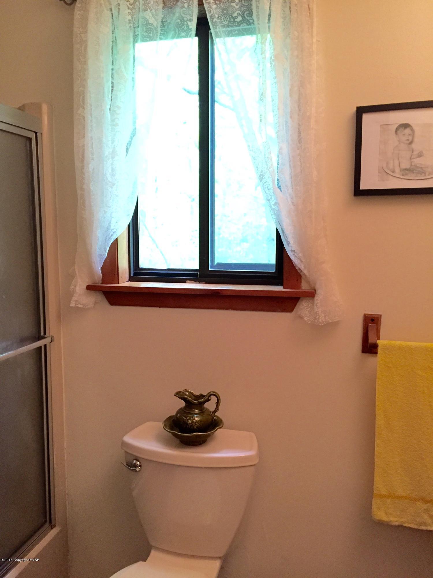 230 Powder Horn Road Henryville, PA 18332 - Photo 14 of 14 4
