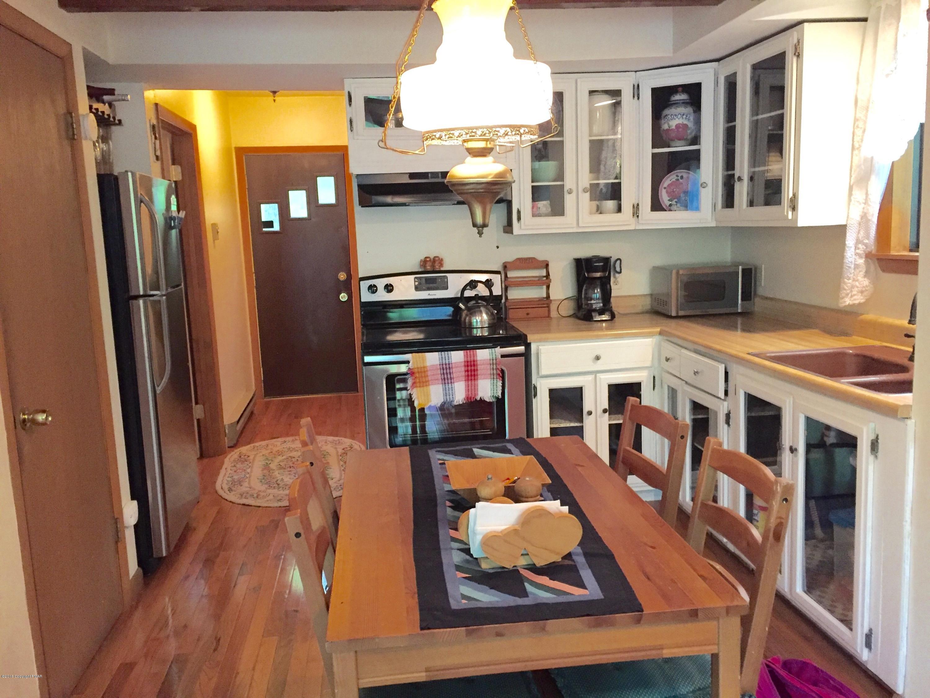 230 Powder Horn Road Henryville, PA 18332 - Photo 5 of 14 12