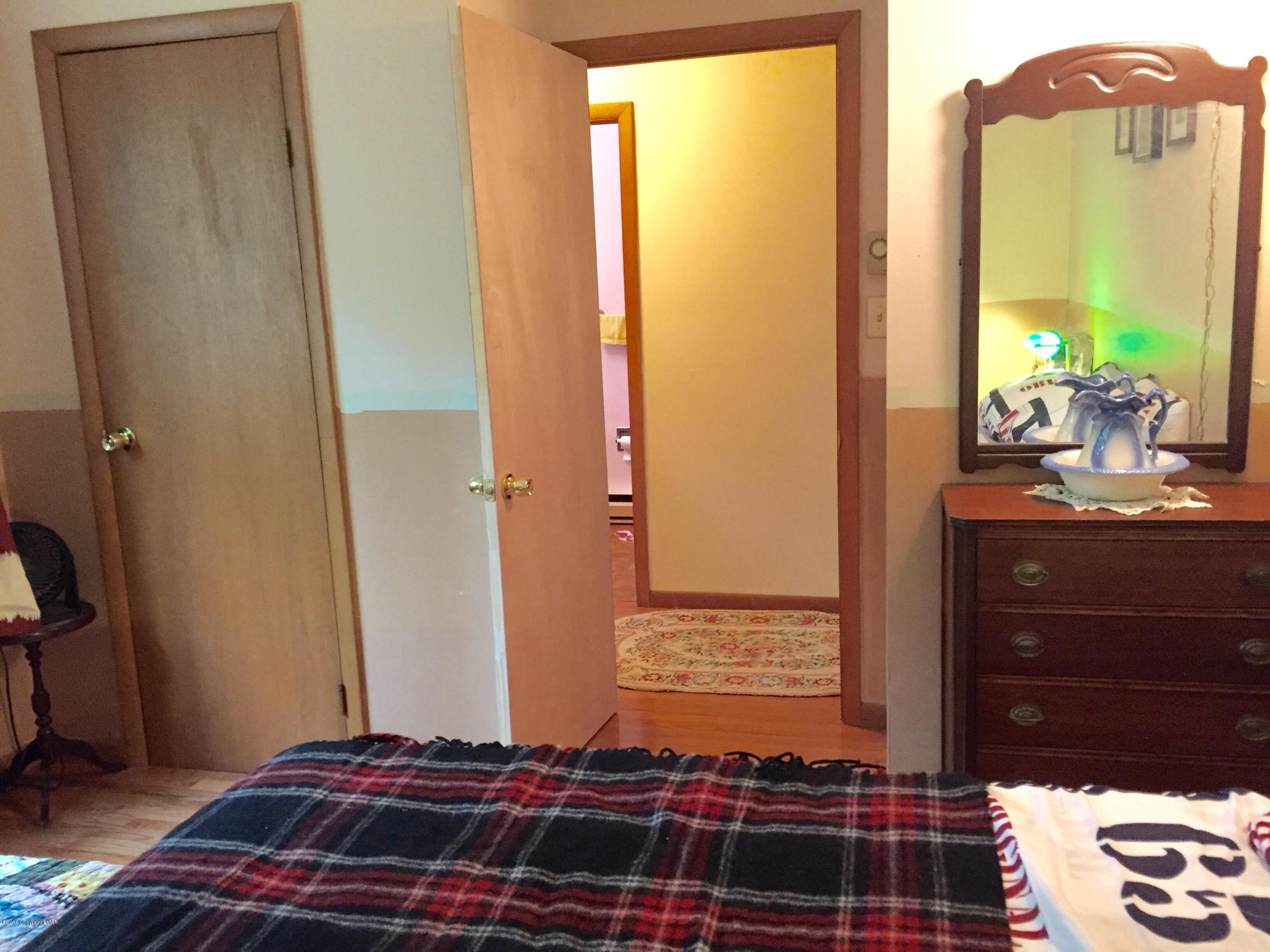 230 Powder Horn Road Henryville, PA 18332 - Photo 6 of 14 6