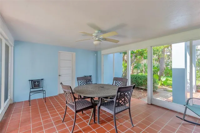 $4,100 | 1800 Pass A Grille Way, Unit 4, St. Pete Beach, FL 33706
